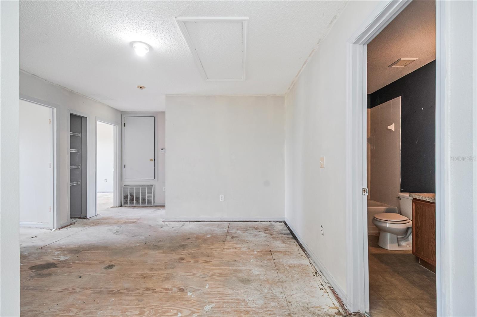 Image 37 of 54 For 161 Cimarron Lane