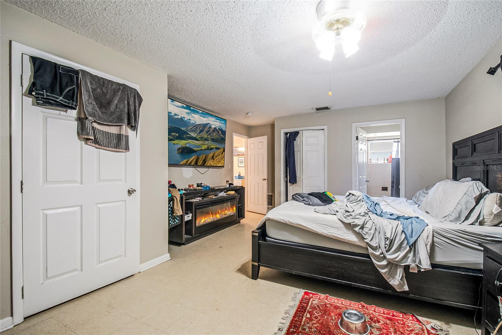 Image 22 of 30 For 2600 Pembrook Drive