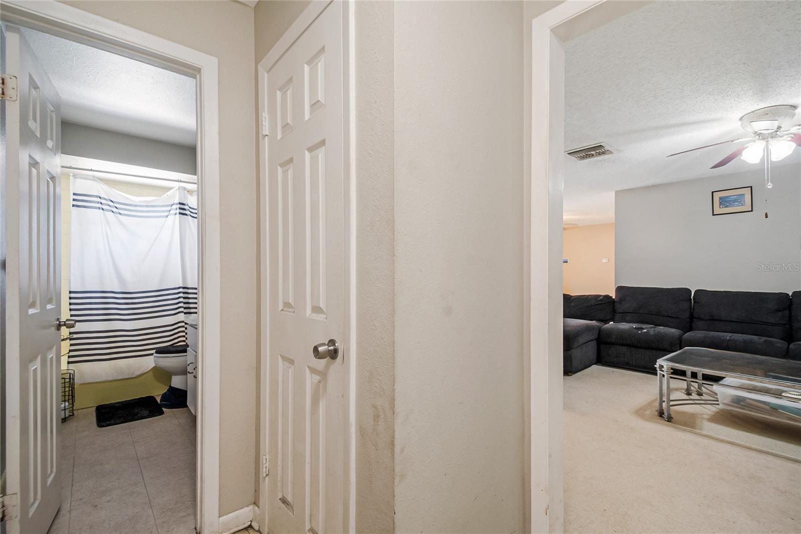 Image 23 of 30 For 2600 Pembrook Drive