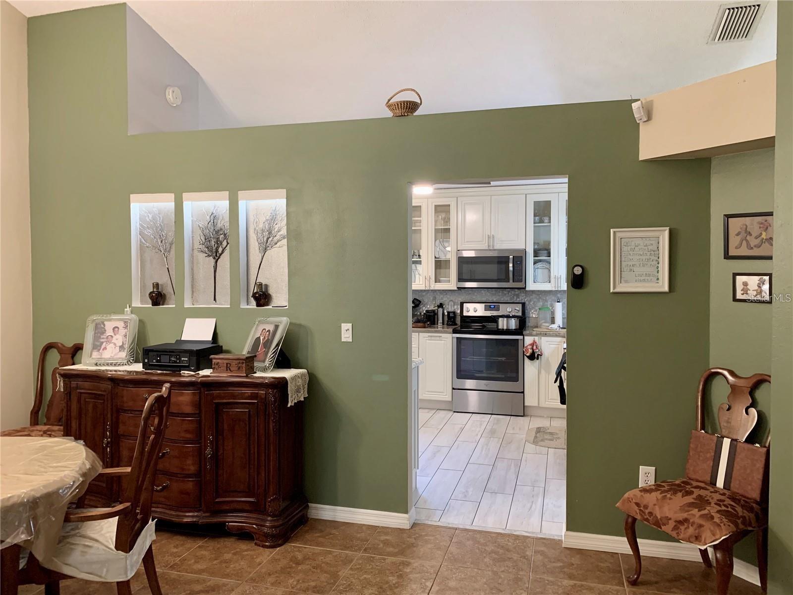 Image 14 of 33 For 8553 Manassas Road