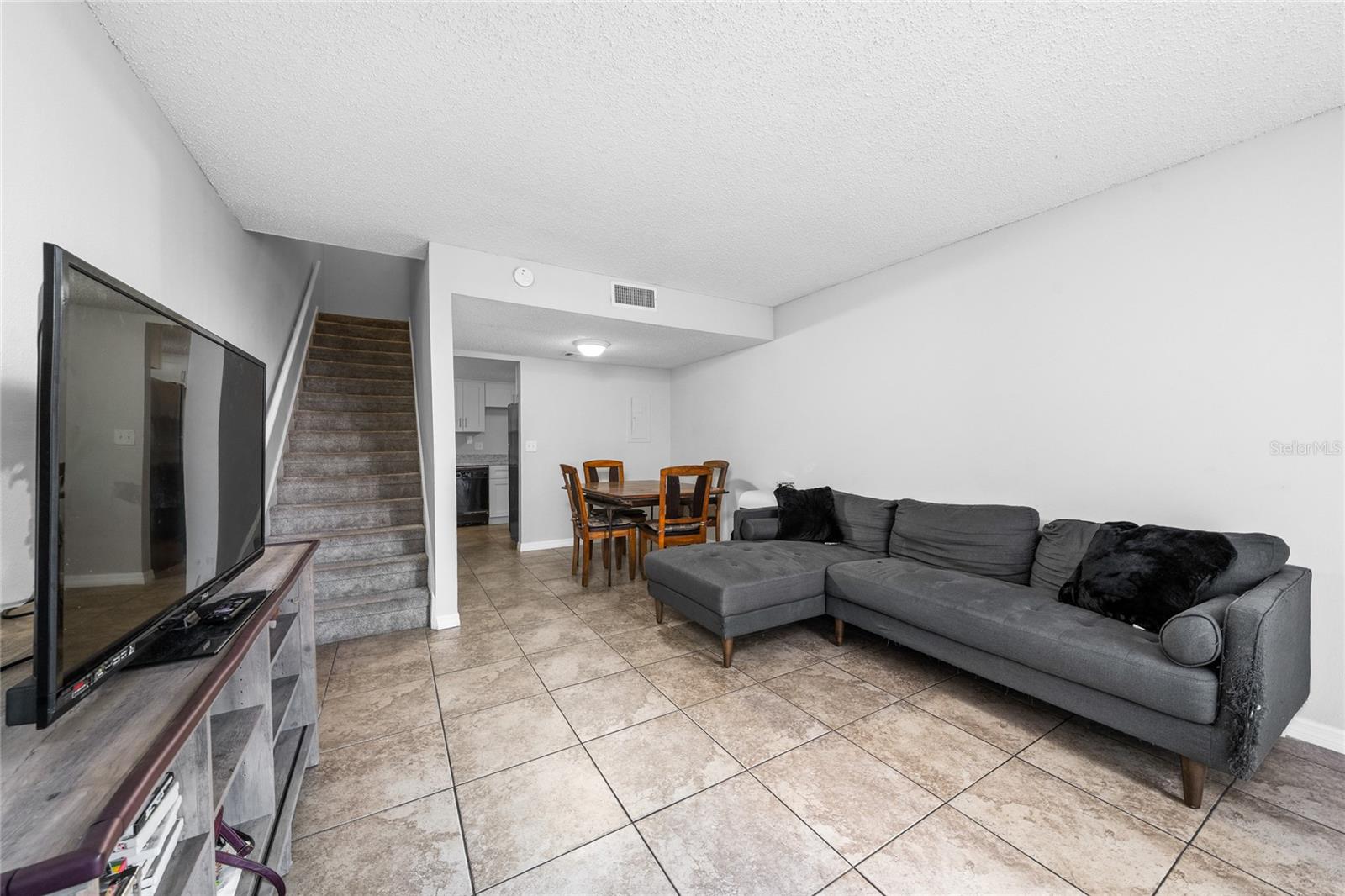 Image 11 of 23 For 4223 Semoran Boulevard 7