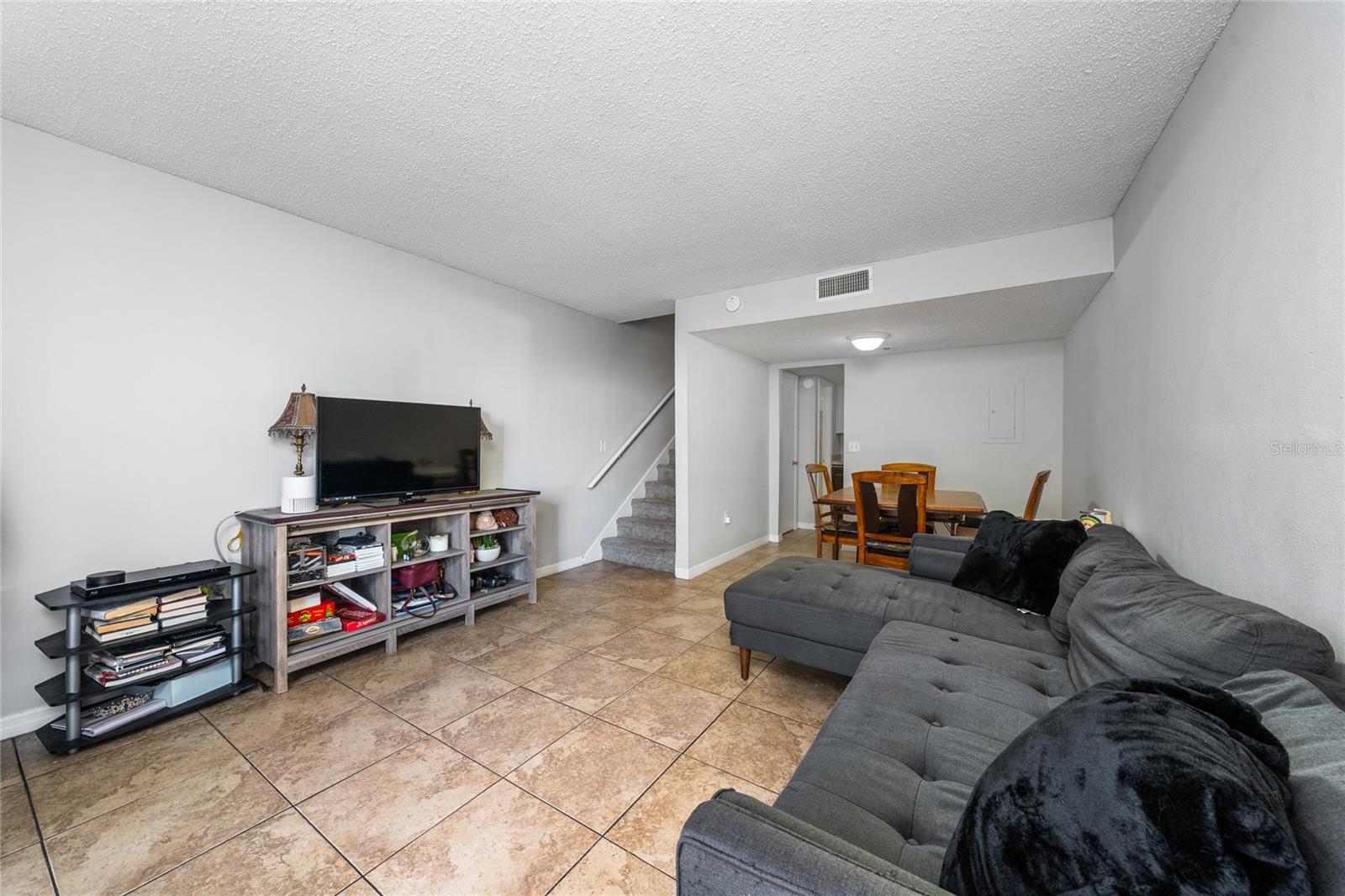 Image 12 of 23 For 4223 Semoran Boulevard 7