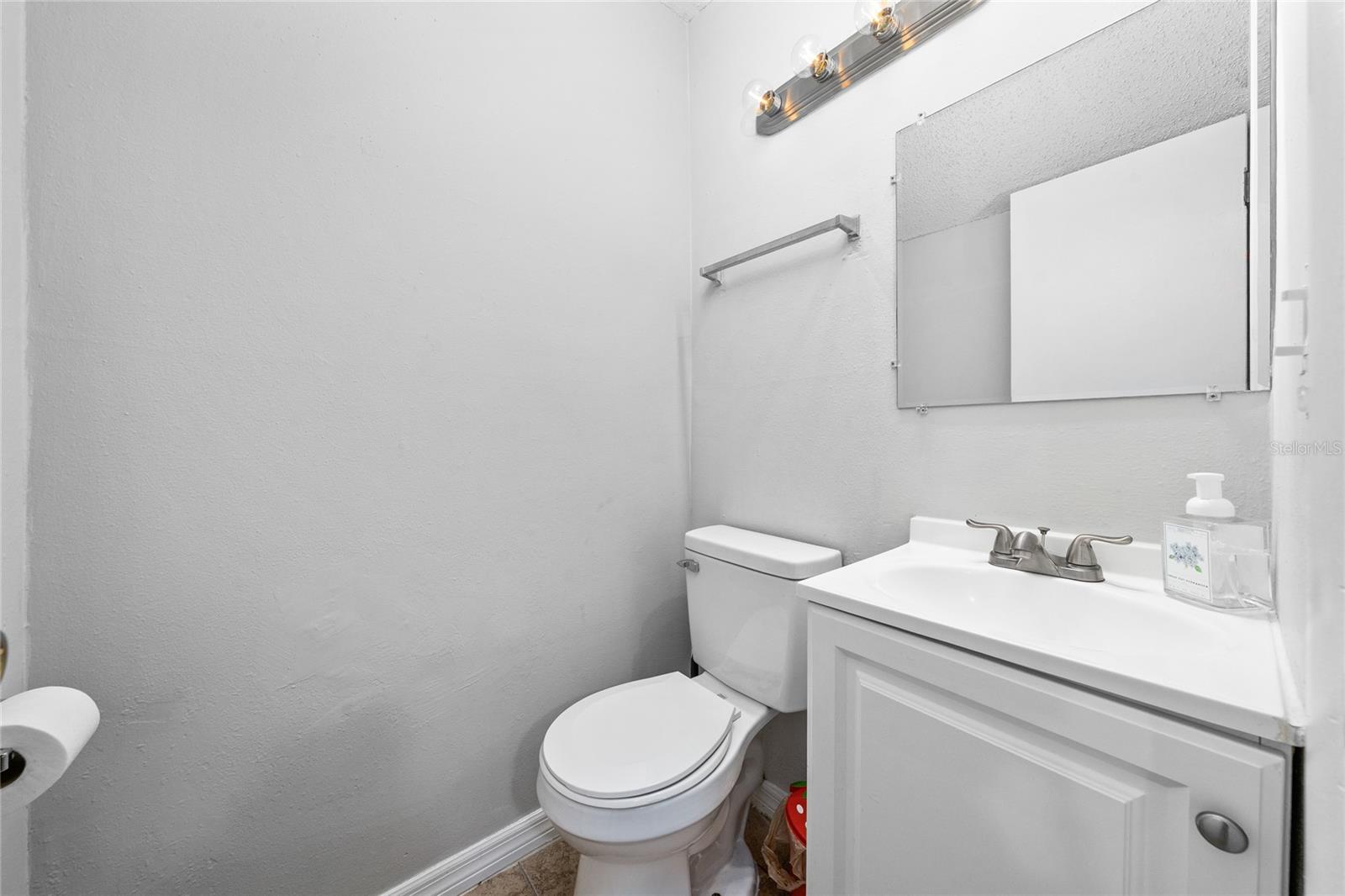 Image 17 of 23 For 4223 Semoran Boulevard 7