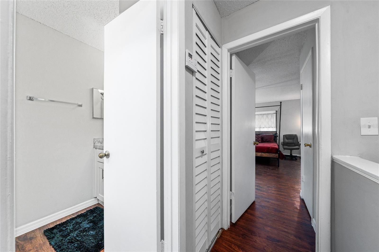 Image 19 of 23 For 4223 Semoran Boulevard 7