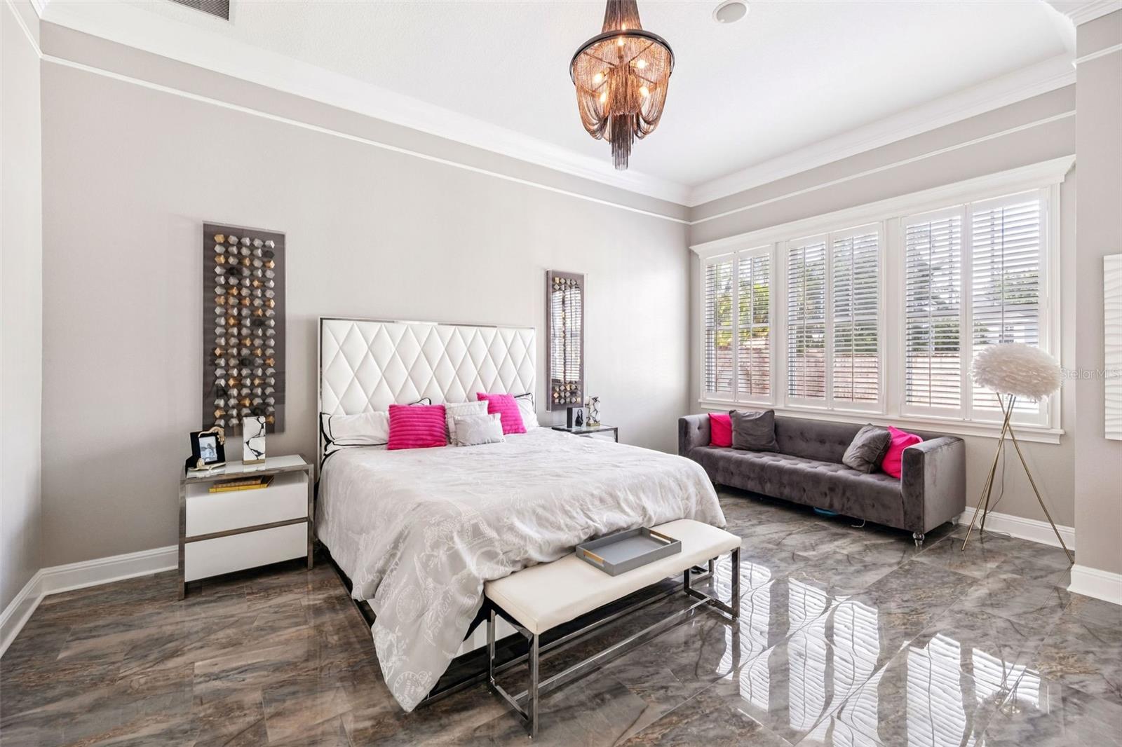 Listing photo id 20 for 502 Golfpark Drive