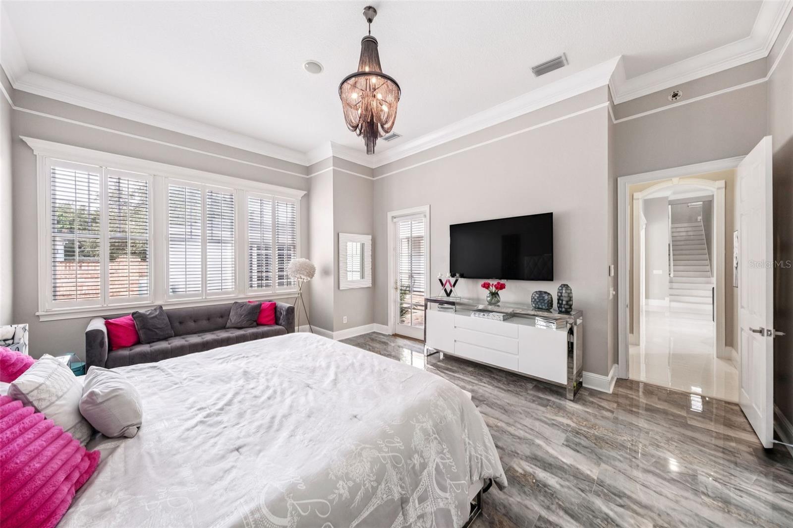 Listing photo id 22 for 502 Golfpark Drive