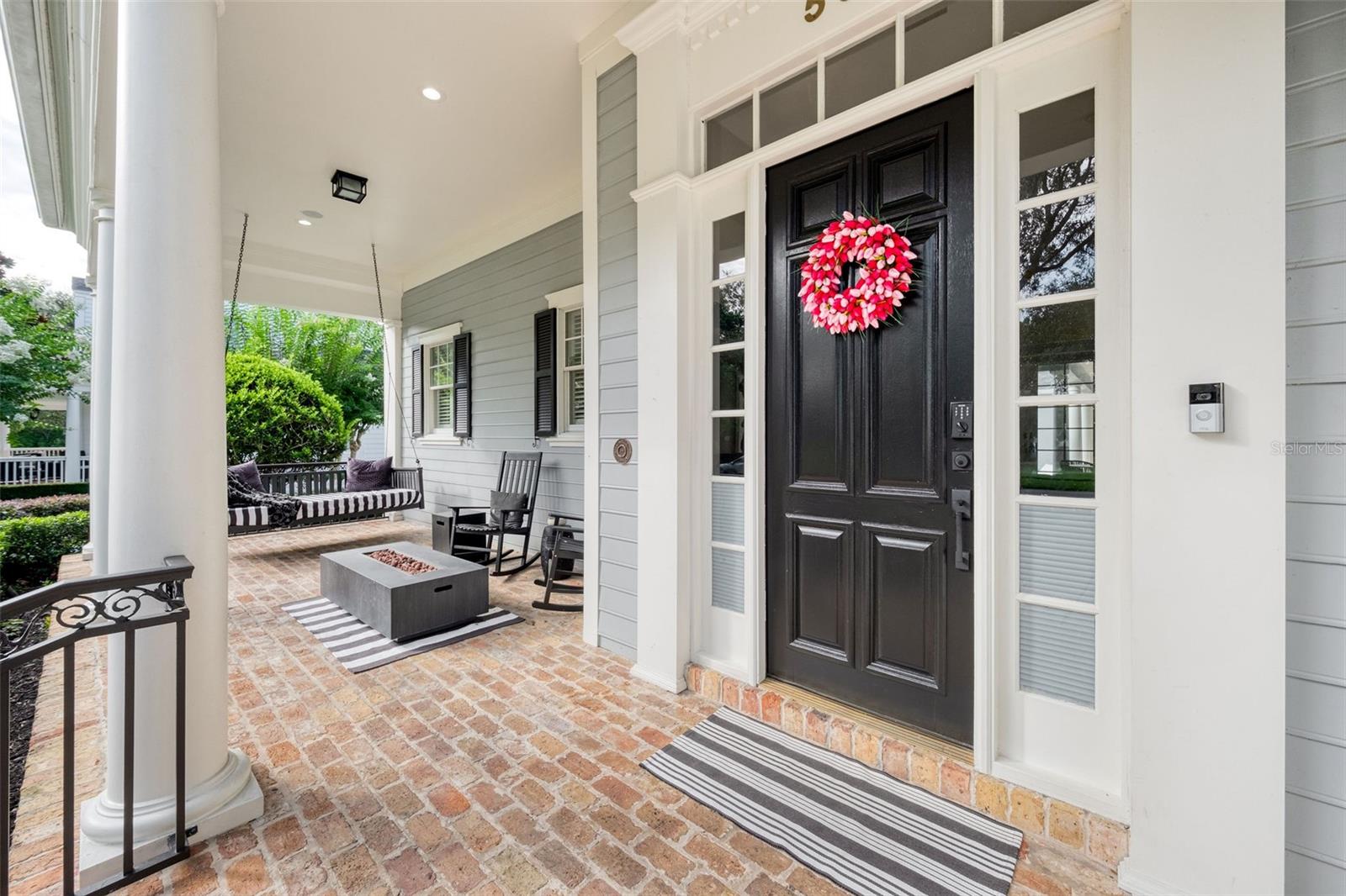 Listing photo id 1 for 502 Golfpark Drive