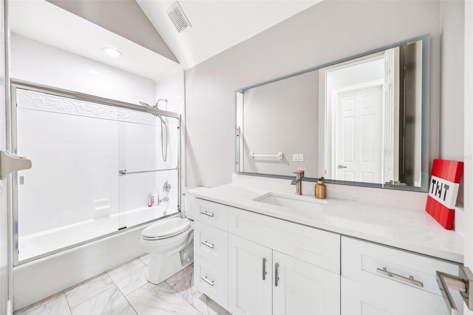 Listing photo id 31 for 502 Golfpark Drive