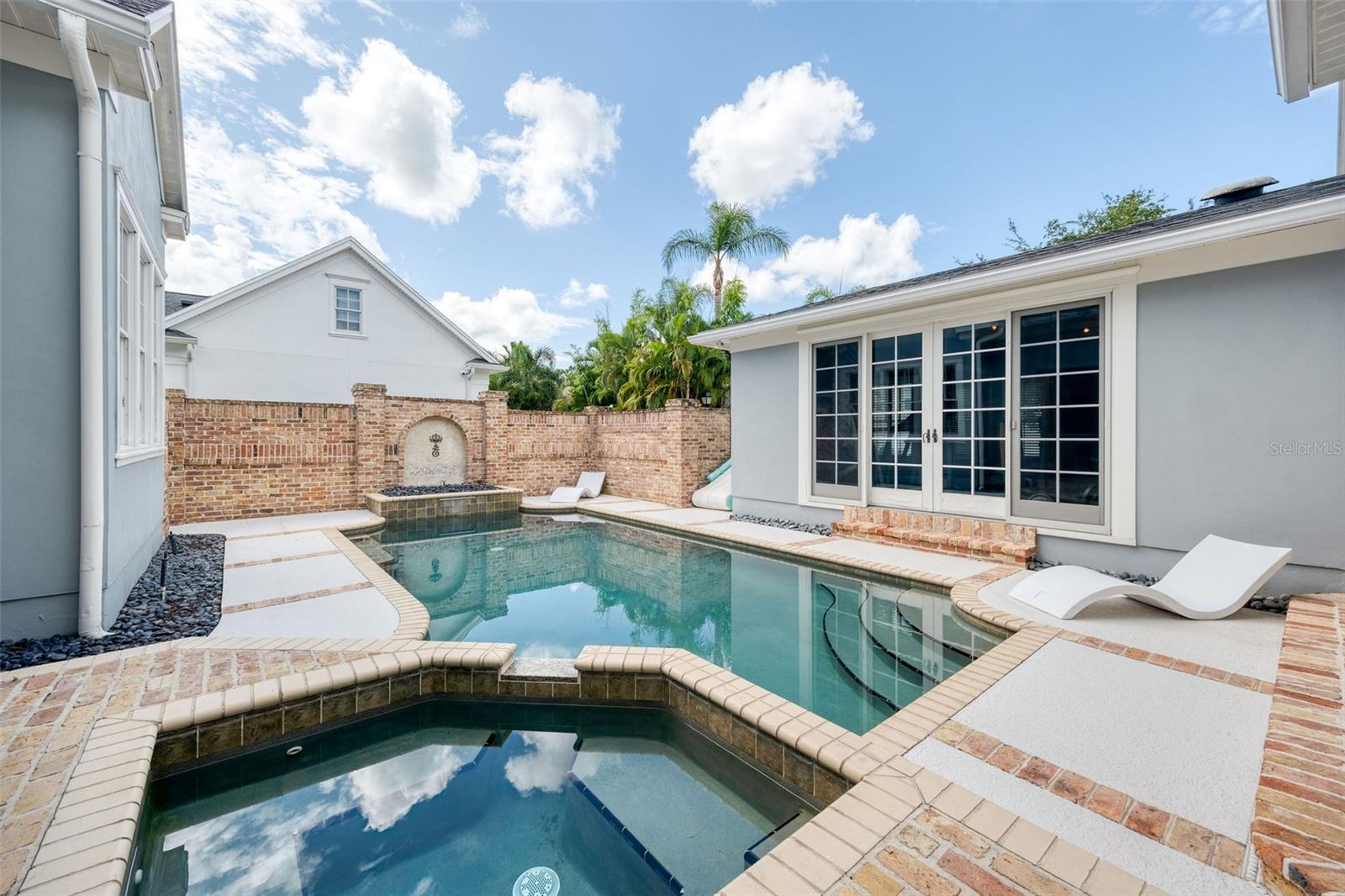 Listing photo id 42 for 502 Golfpark Drive