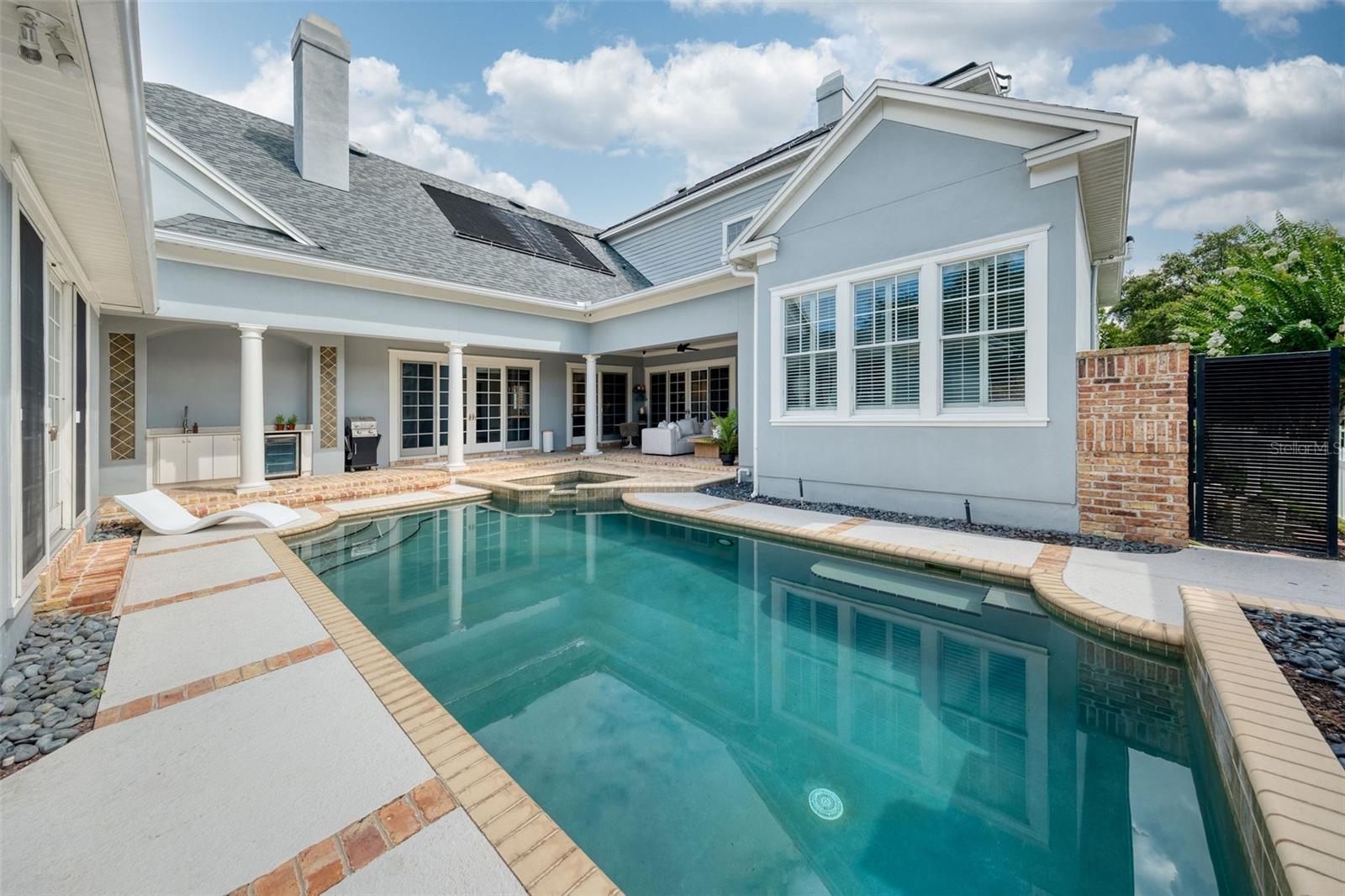 Listing photo id 44 for 502 Golfpark Drive