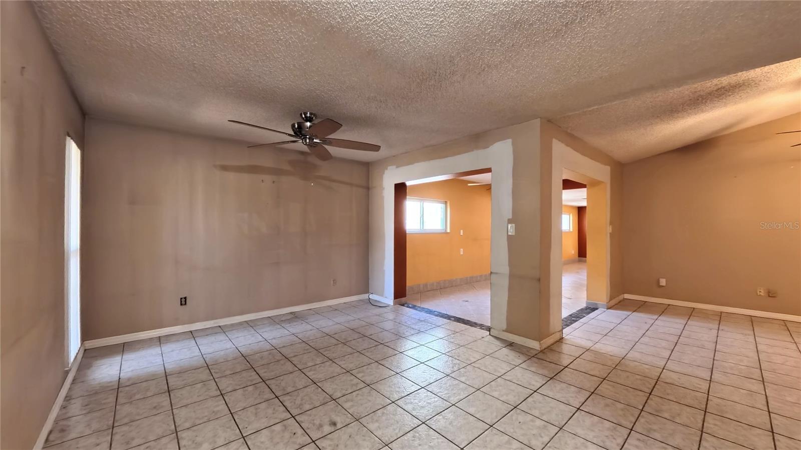 Image 3 of 18 For 1462 La Paloma Circle