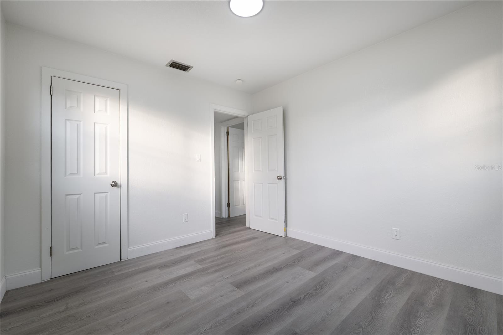 Image 12 of 27 For 409 Alder Avenue