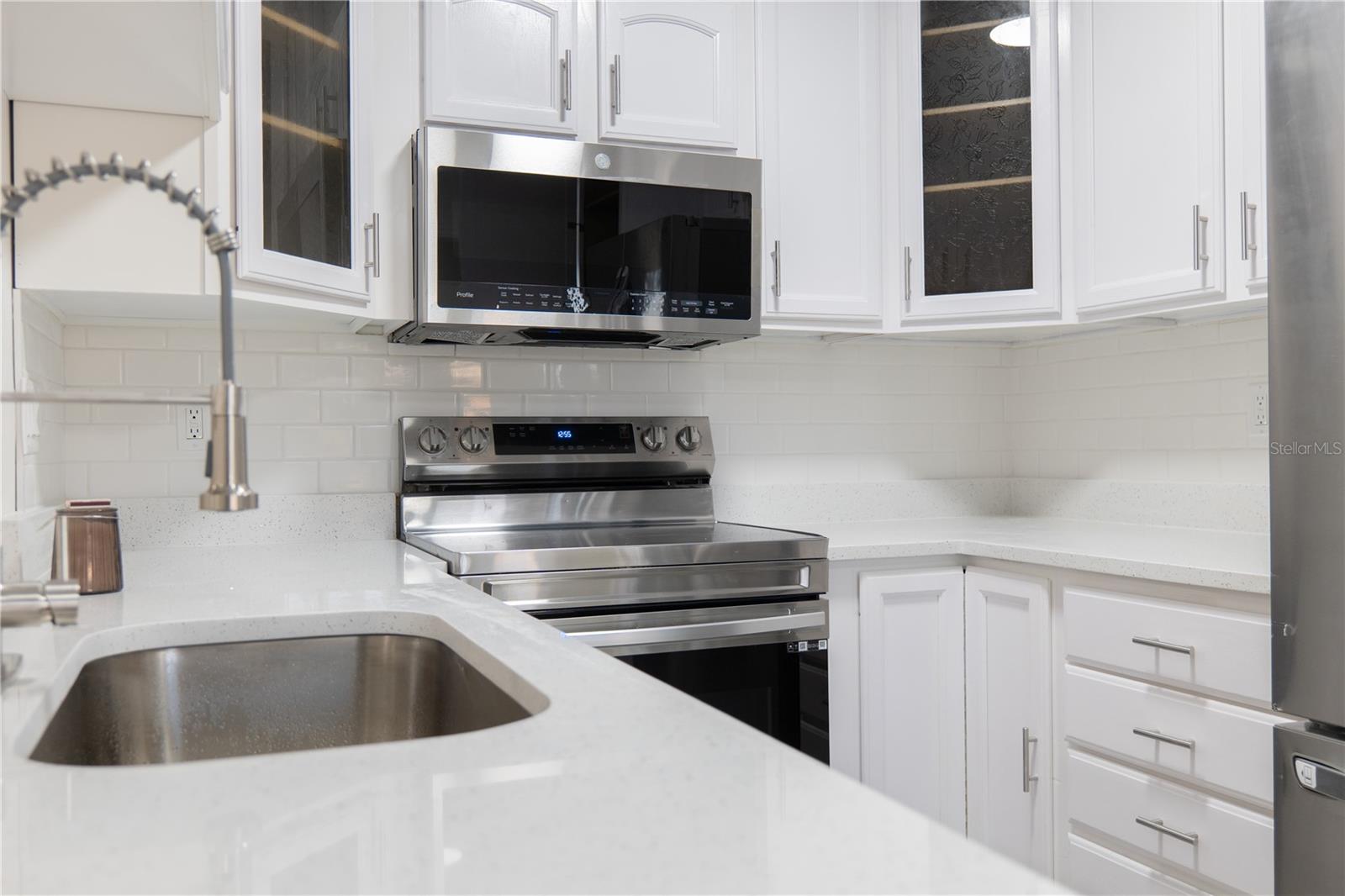 Image 4 of 27 For 409 Alder Avenue