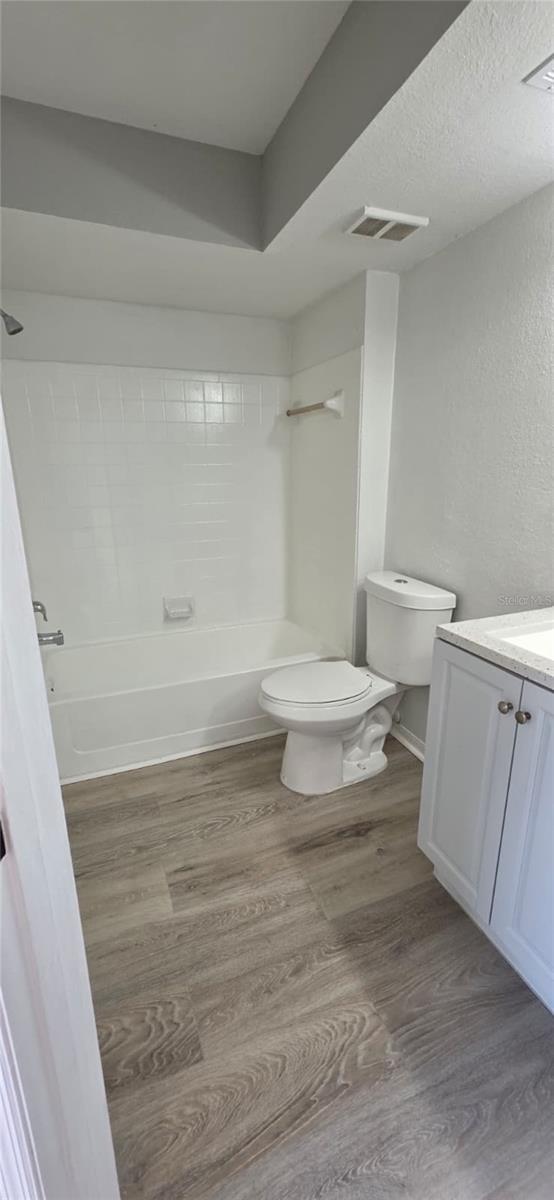 Image 13 of 19 For 4536 Commander Drive 1538