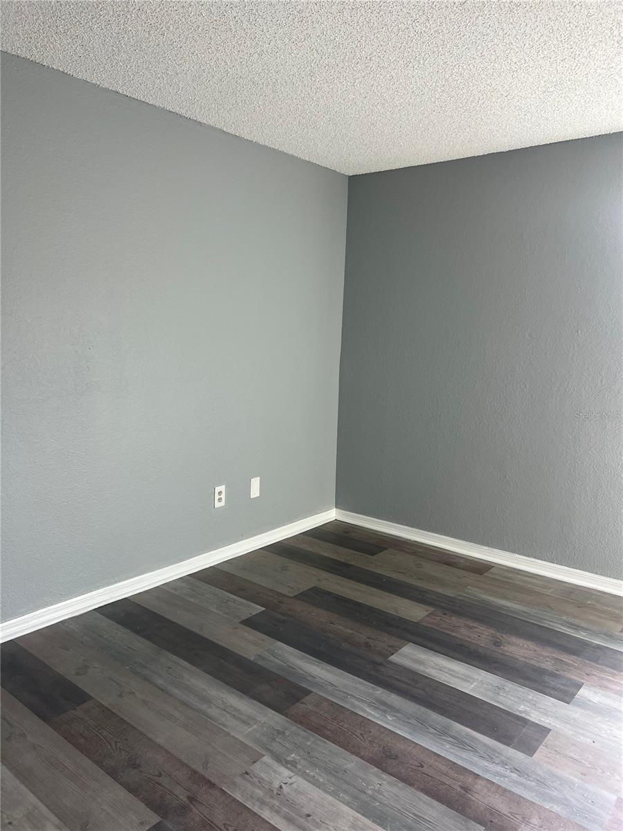 Image 7 of 19 For 4536 Commander Drive 1538