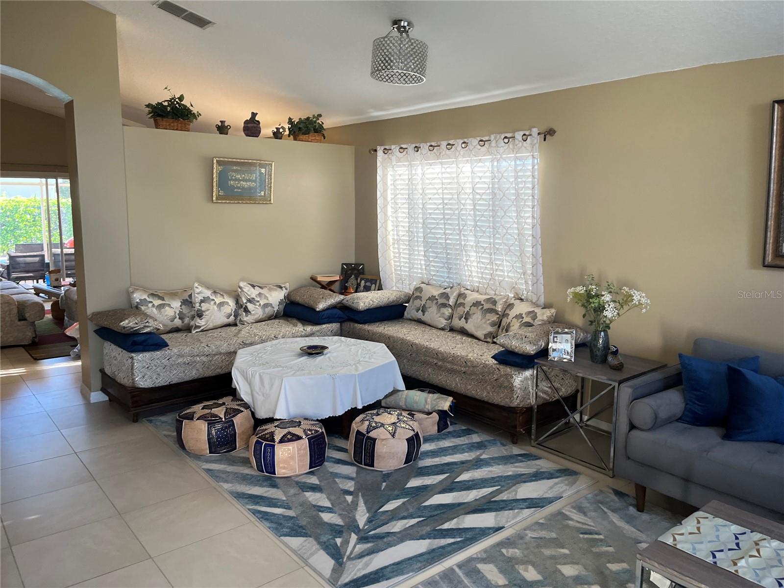 Listing photo id 6 for 2701 Crane Trace Circle