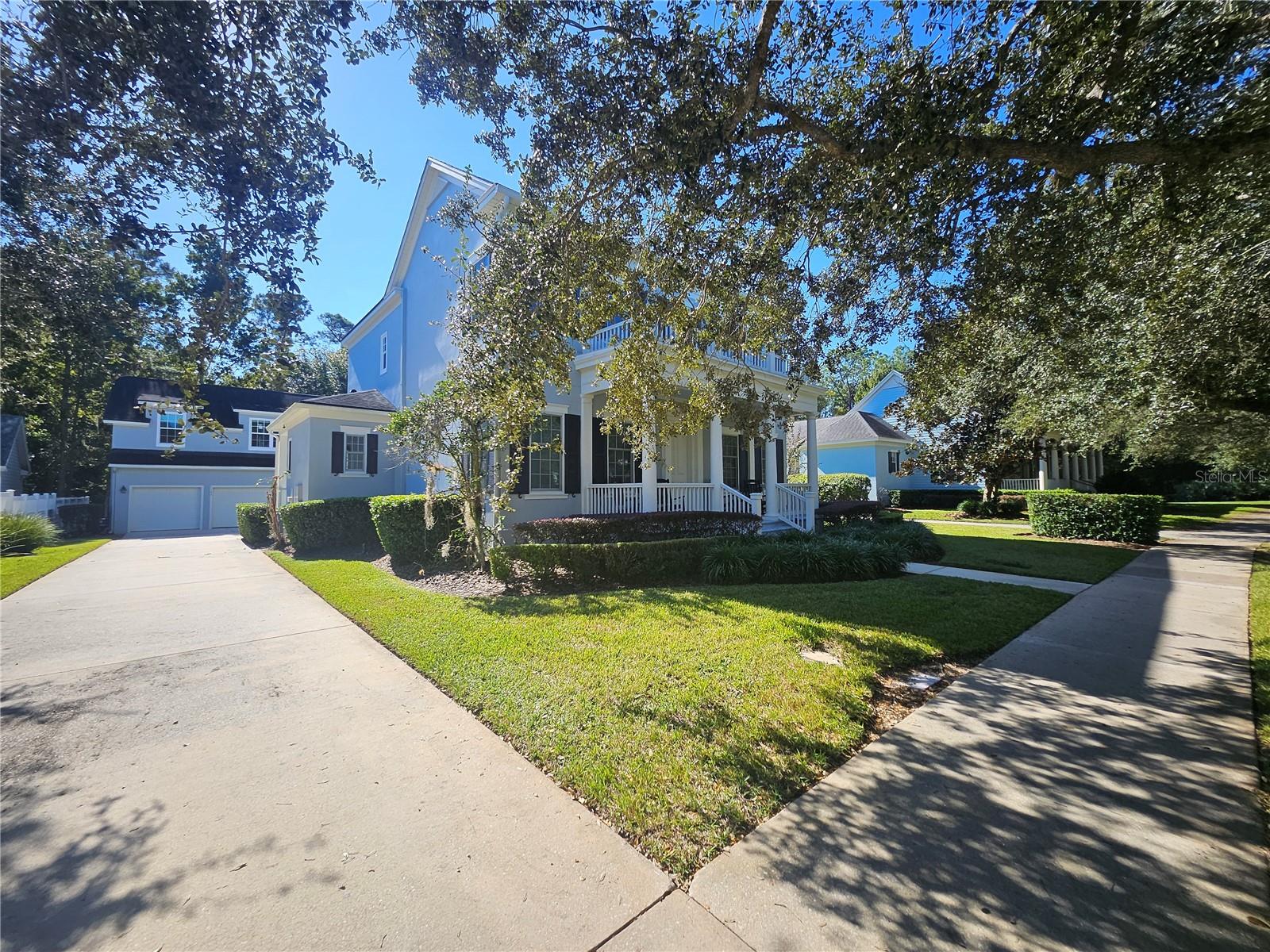 Listing photo id 0 for 1106 Celebration Avenue