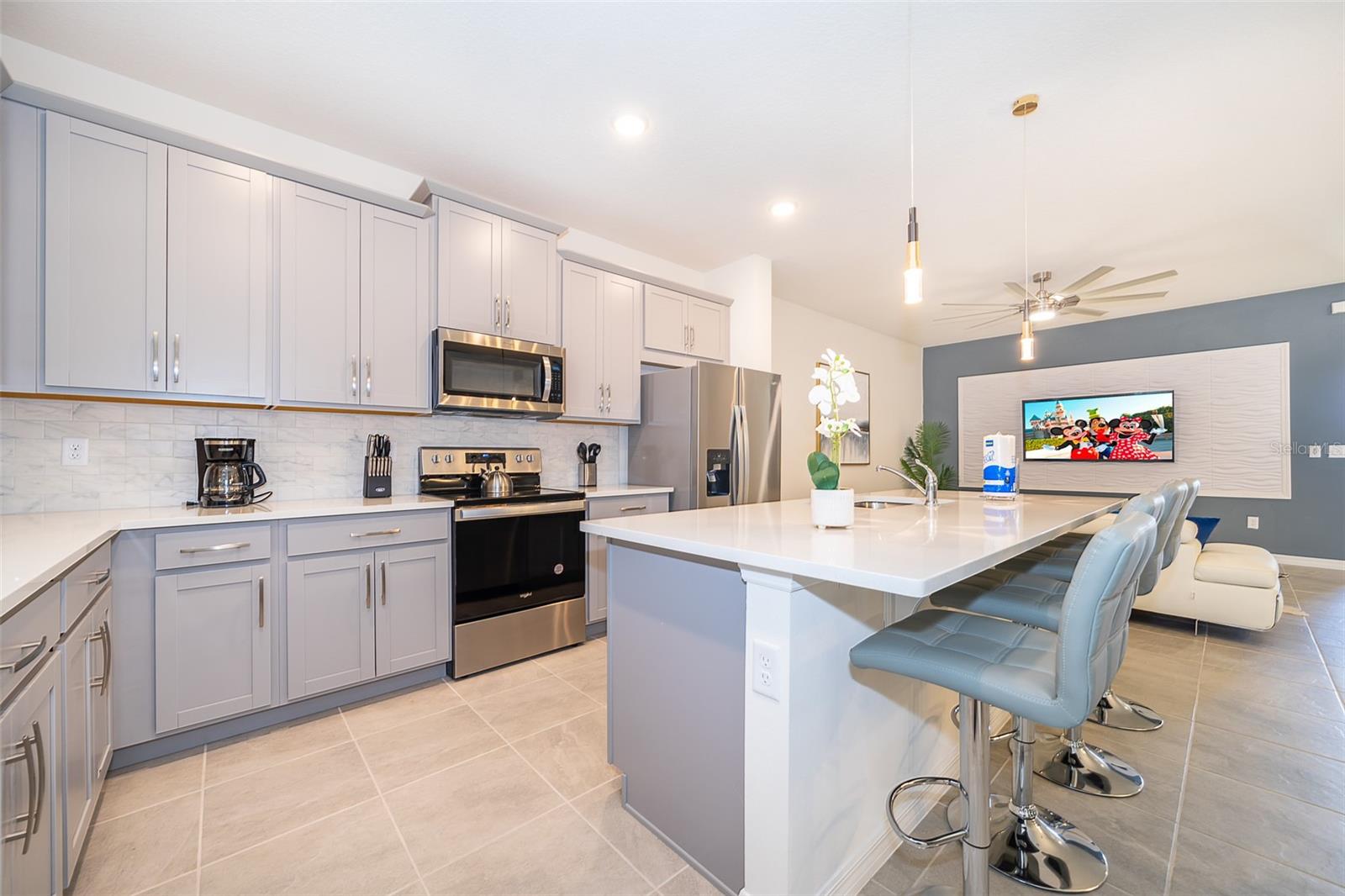 Image 5 of 23 For 1812 Tropical Palms Circle