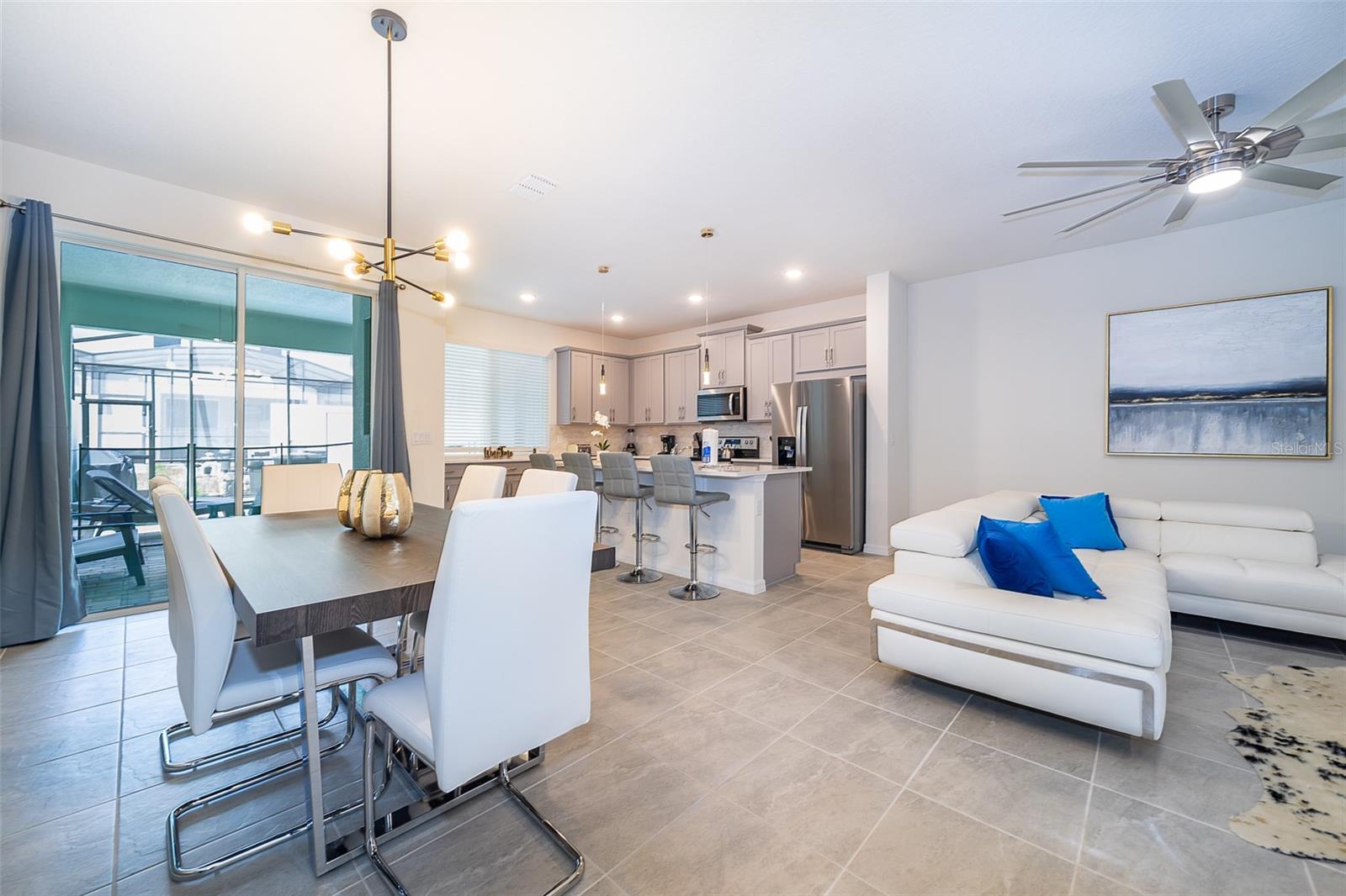 Image 6 of 23 For 1812 Tropical Palms Circle