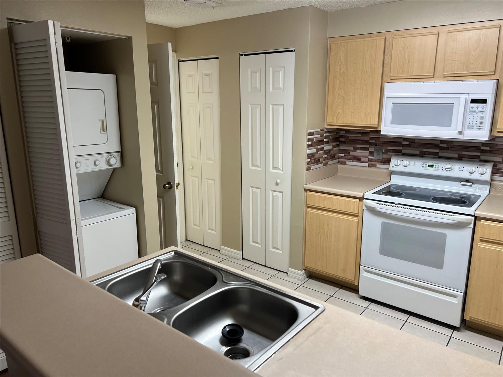 Image 5 of 19 For 3502 Windy Walk Way 109