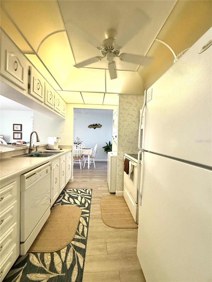 Image 17 of 42 For 227 La Casa  227