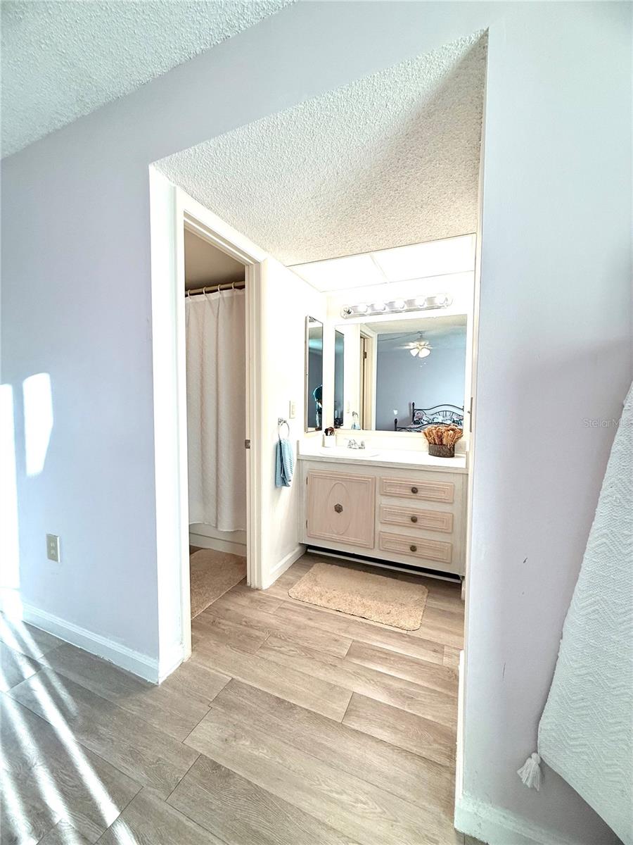 Image 20 of 42 For 227 La Casa  227