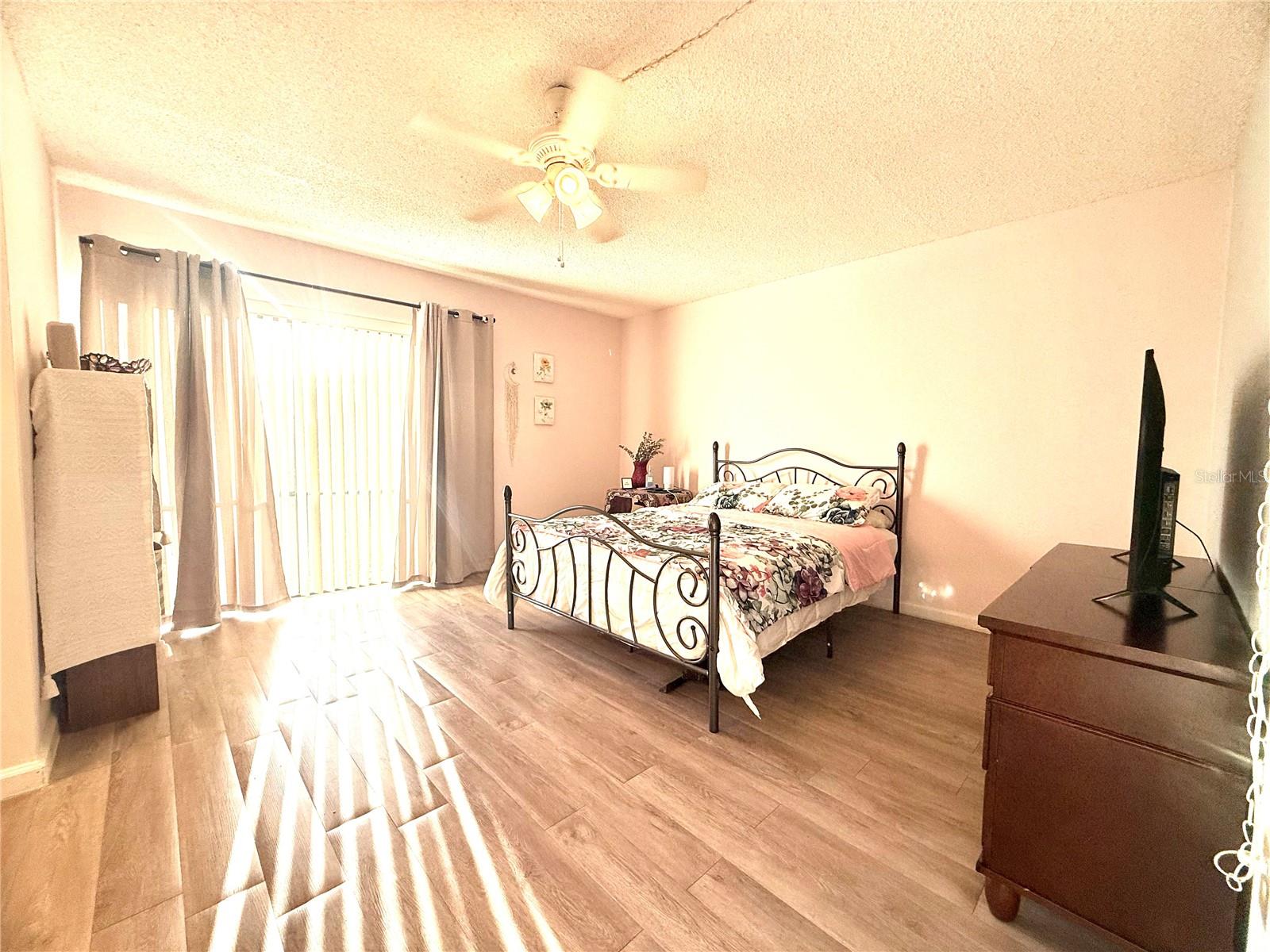 Image 22 of 42 For 227 La Casa  227