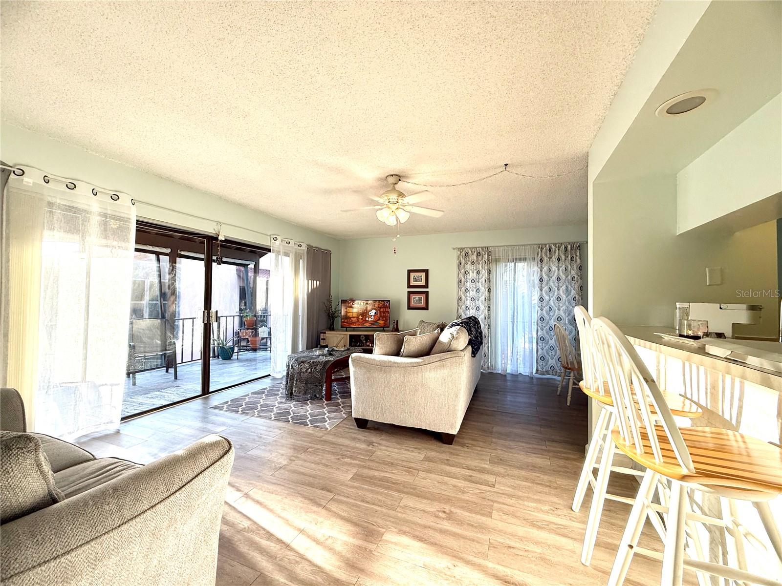 Image 27 of 42 For 227 La Casa  227