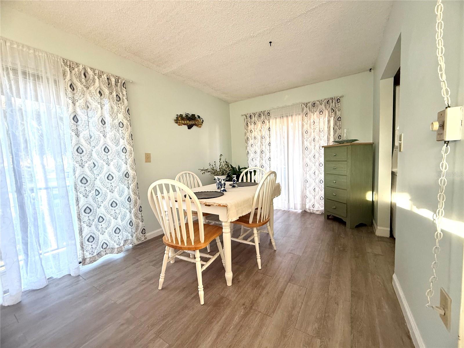 Image 28 of 42 For 227 La Casa  227