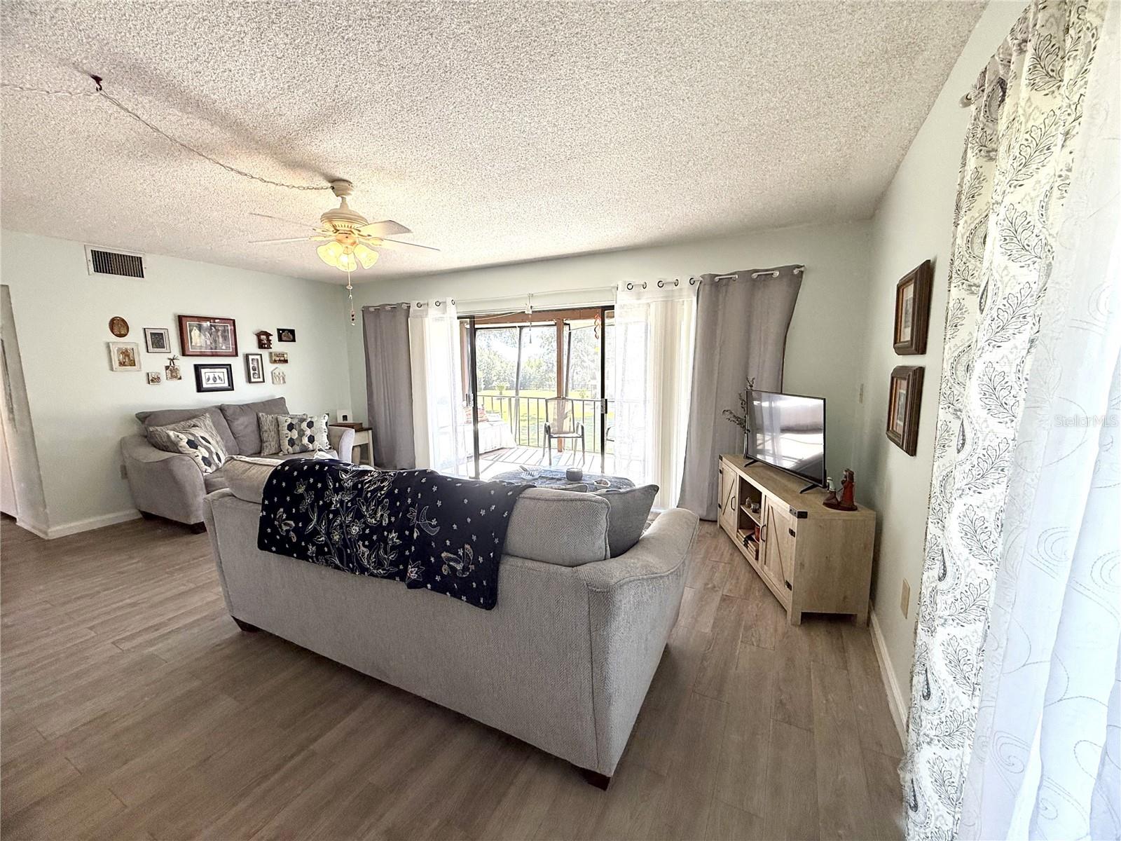 Image 4 of 42 For 227 La Casa  227