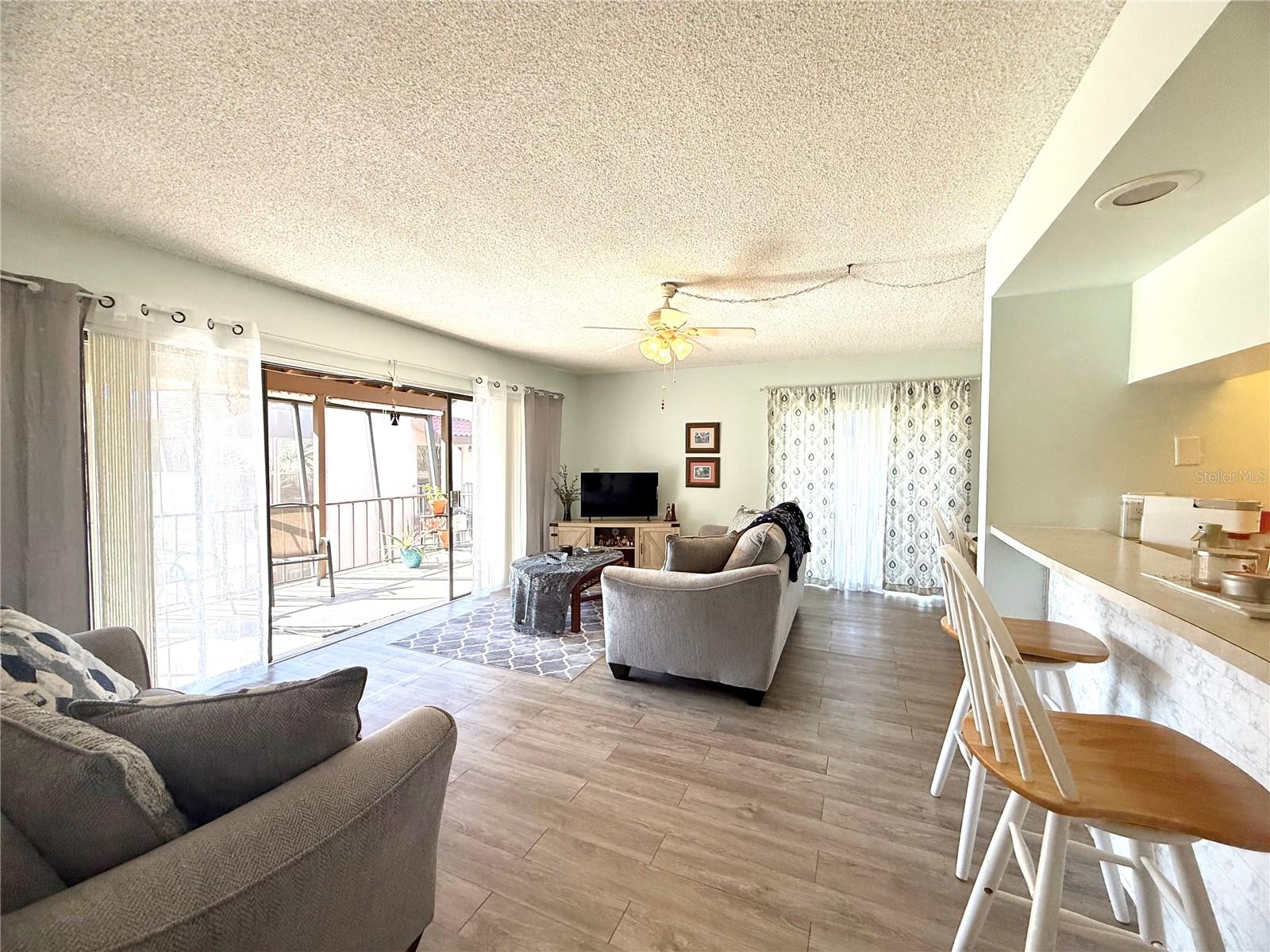 Image 5 of 42 For 227 La Casa  227