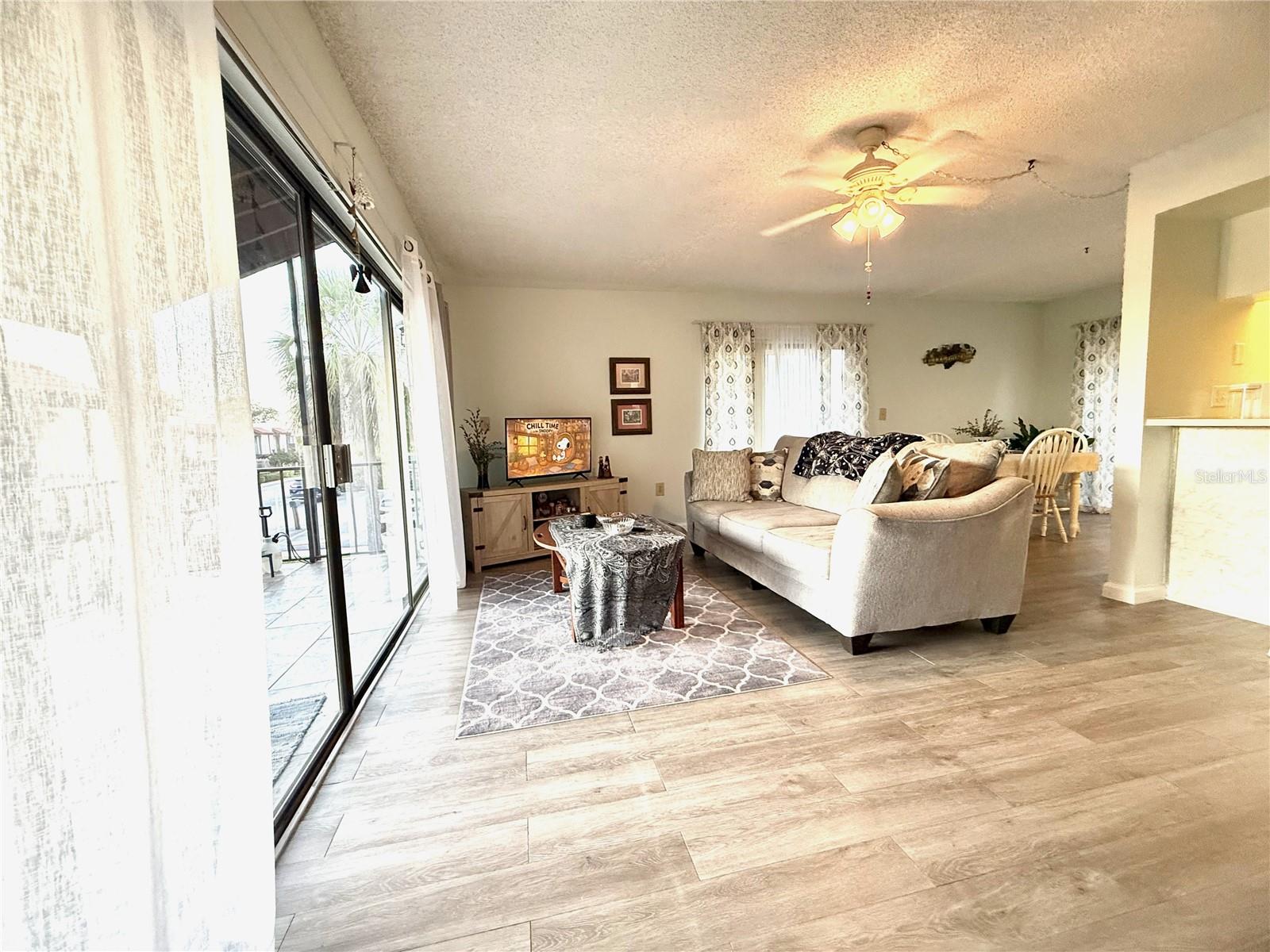 Image 6 of 42 For 227 La Casa  227