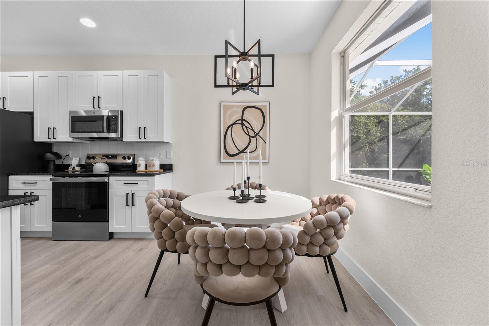 Image 16 of 47 For 2503 Dumont Lane