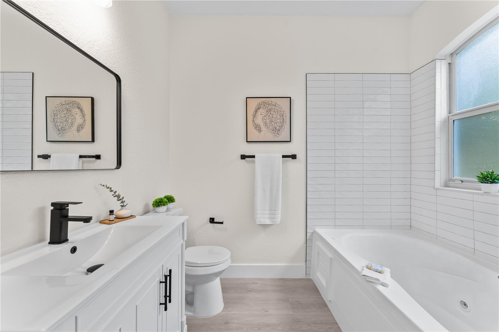 Image 23 of 47 For 2503 Dumont Lane