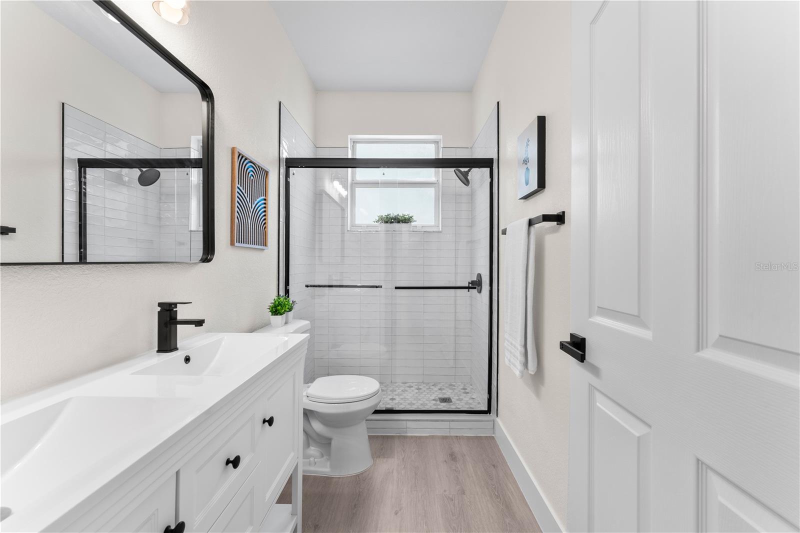 Image 31 of 47 For 2503 Dumont Lane