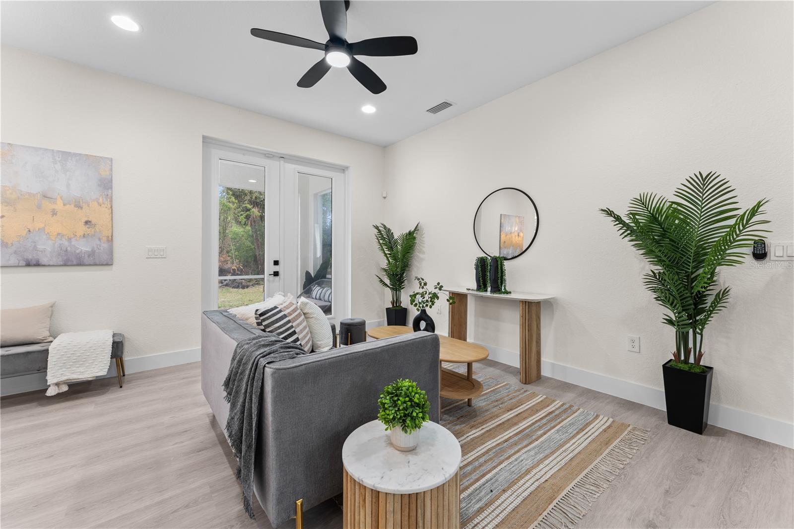 Image 4 of 47 For 2503 Dumont Lane