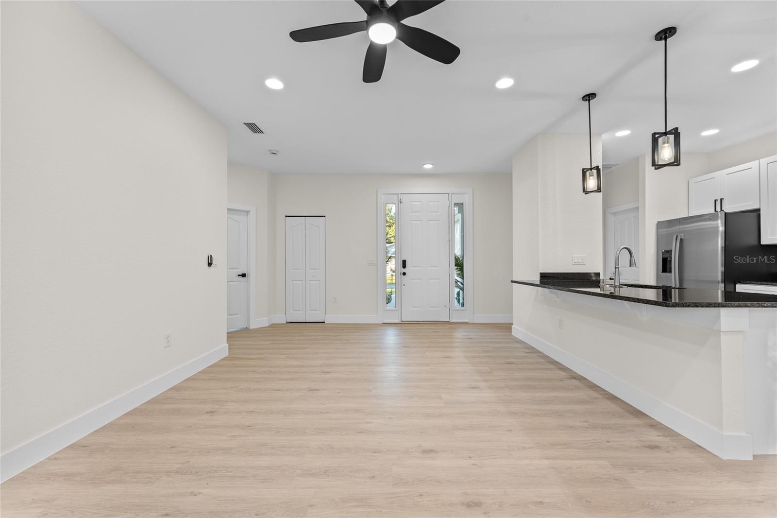 Image 9 of 47 For 2503 Dumont Lane