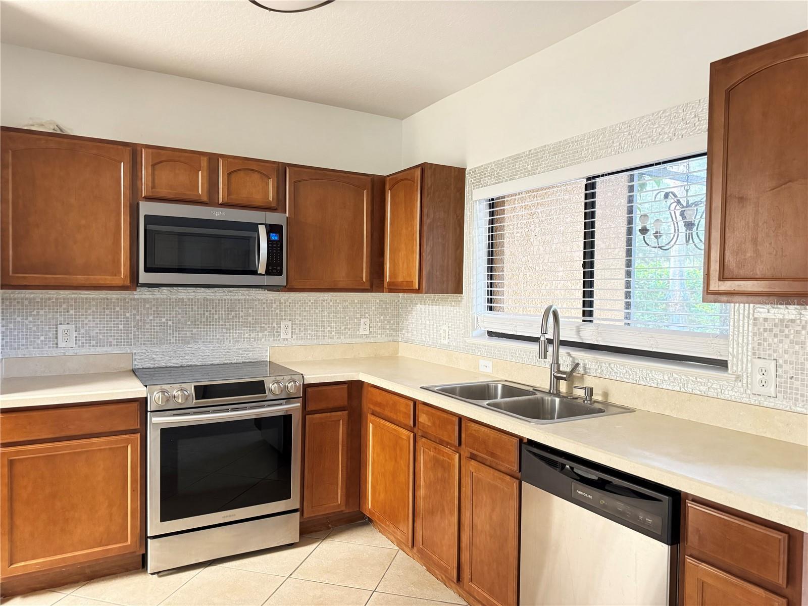 Image 2 of 18 For 9599 Bacchus Trail