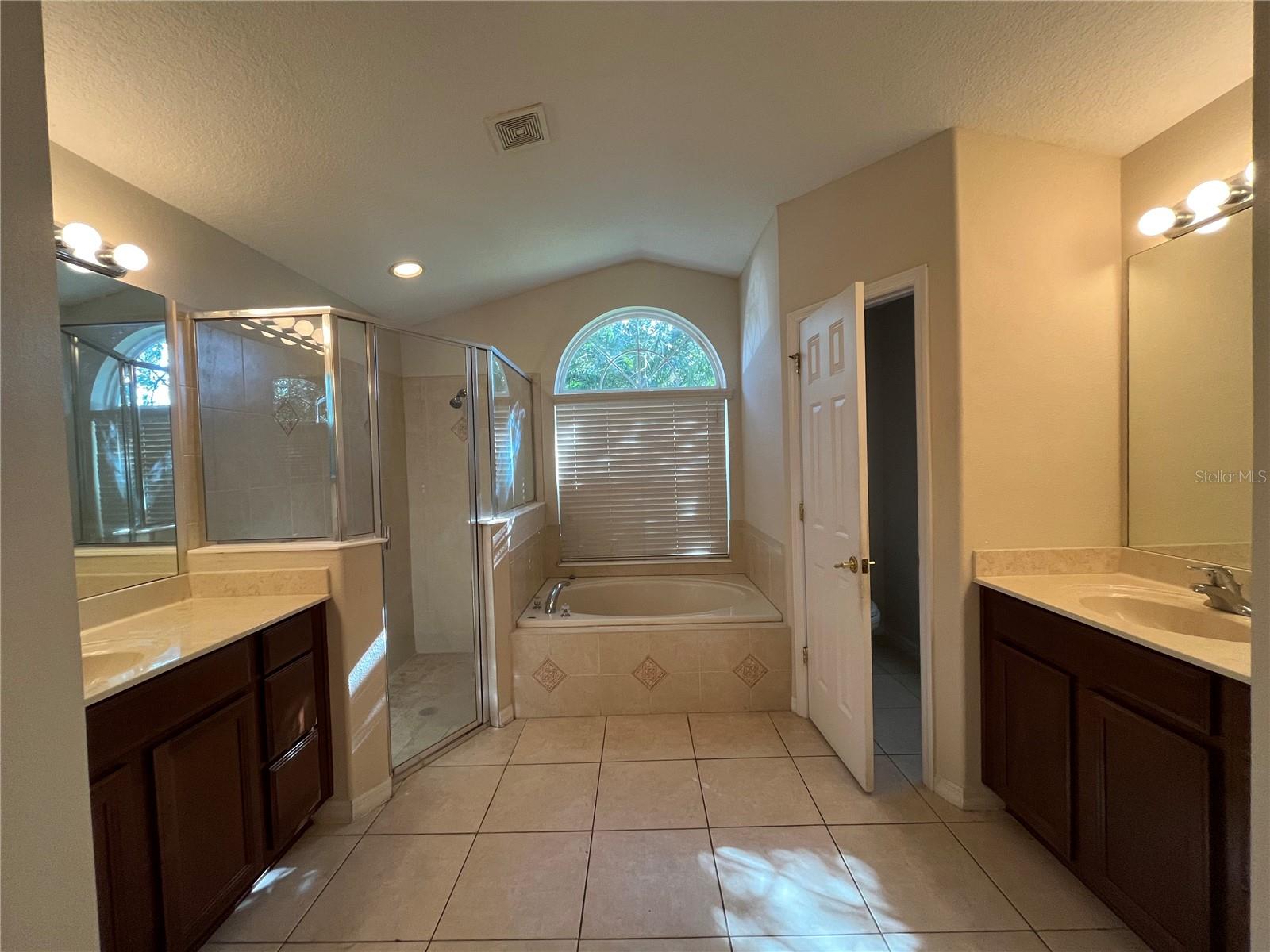 Image 11 of 29 For 946 Seneca Trail