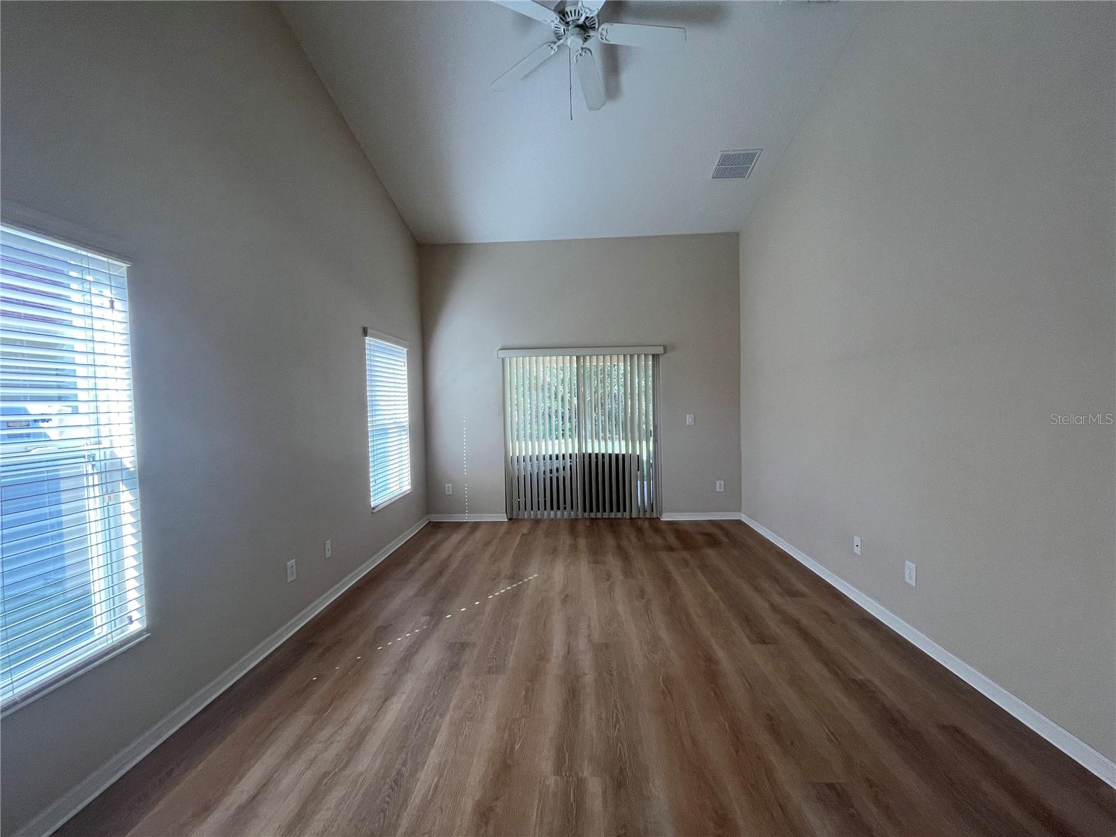 Image 15 of 29 For 946 Seneca Trail