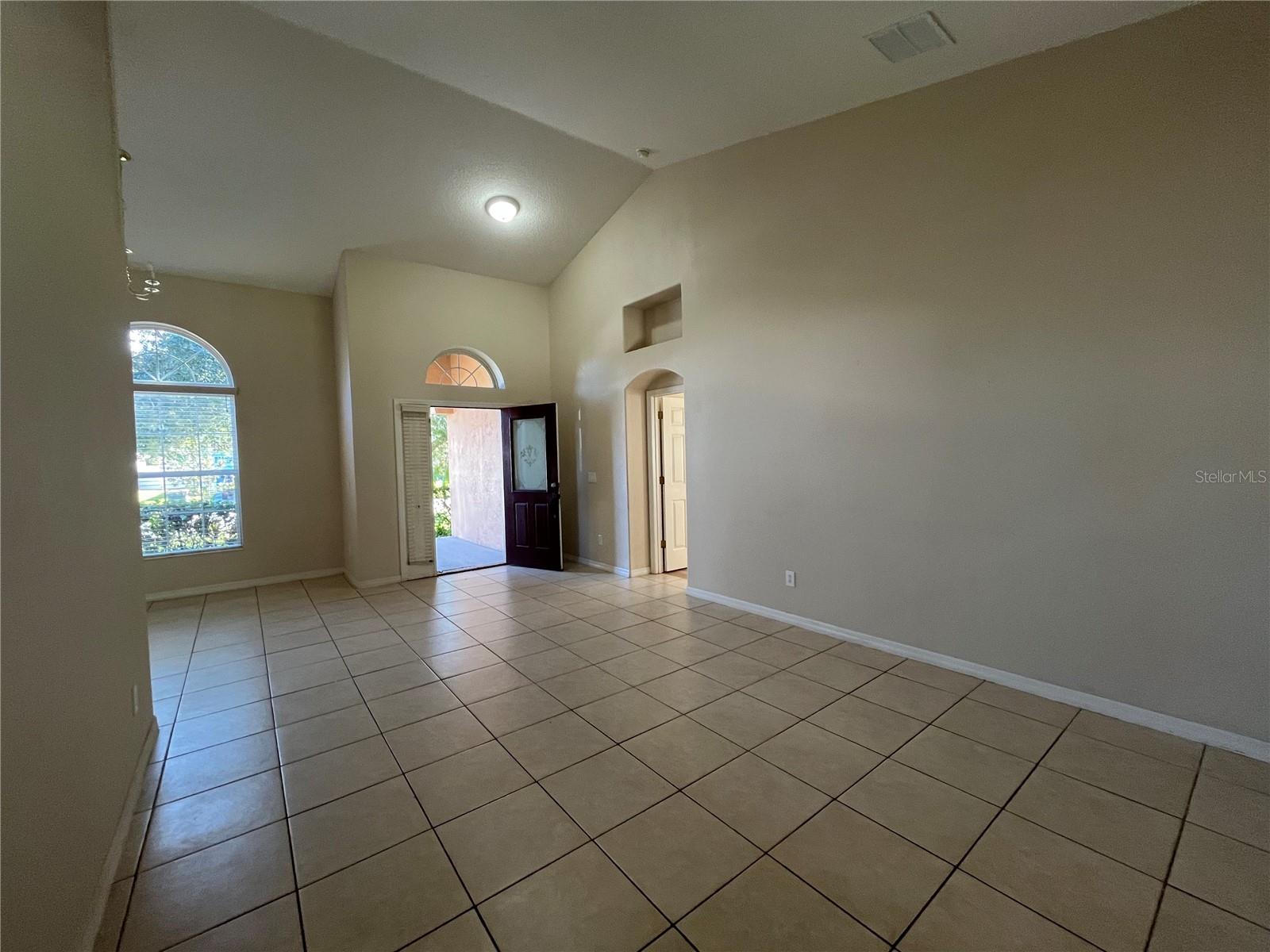 Image 17 of 29 For 946 Seneca Trail