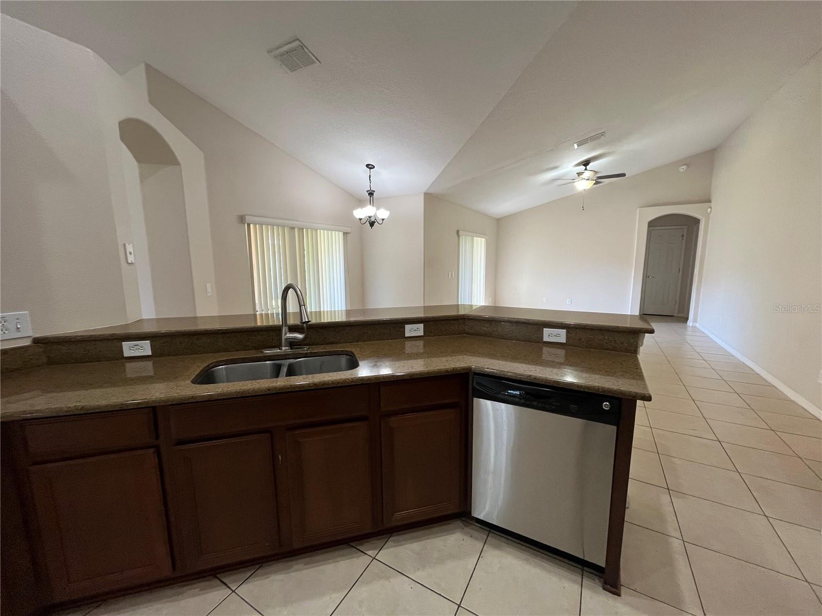 Image 5 of 29 For 946 Seneca Trail