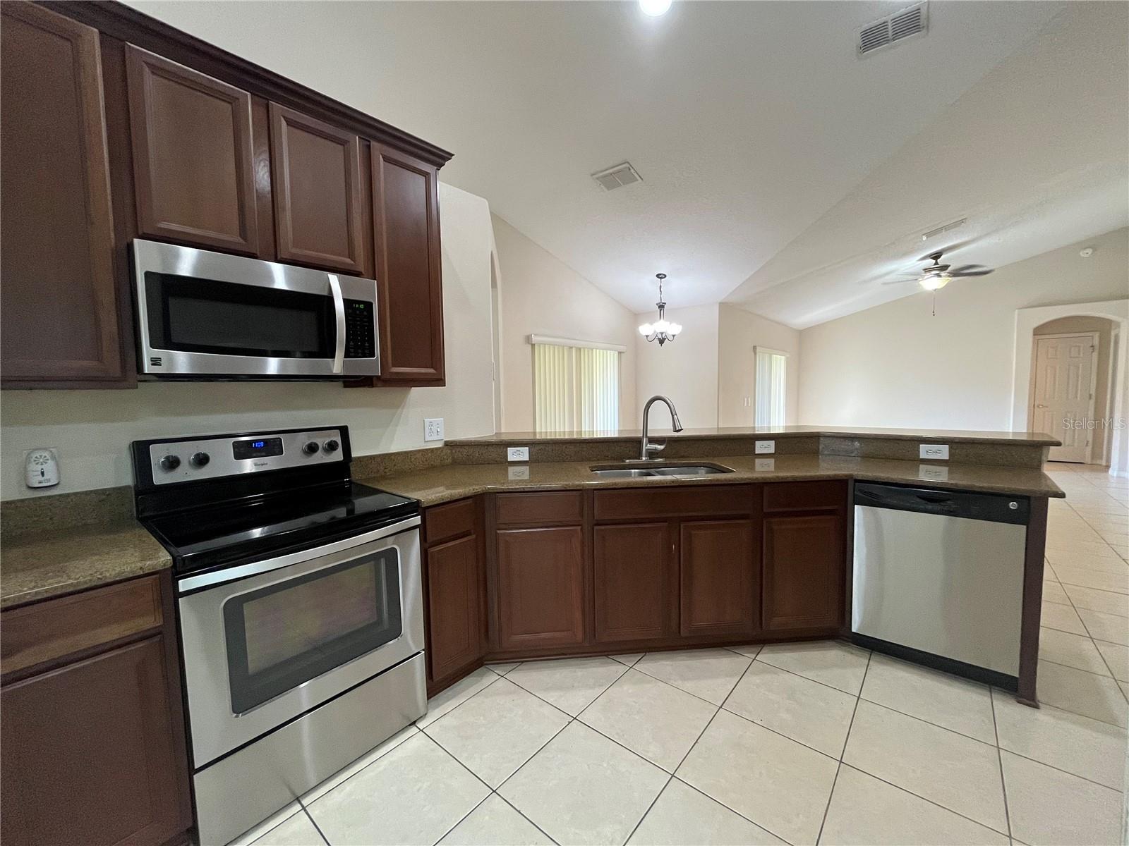 Image 7 of 29 For 946 Seneca Trail