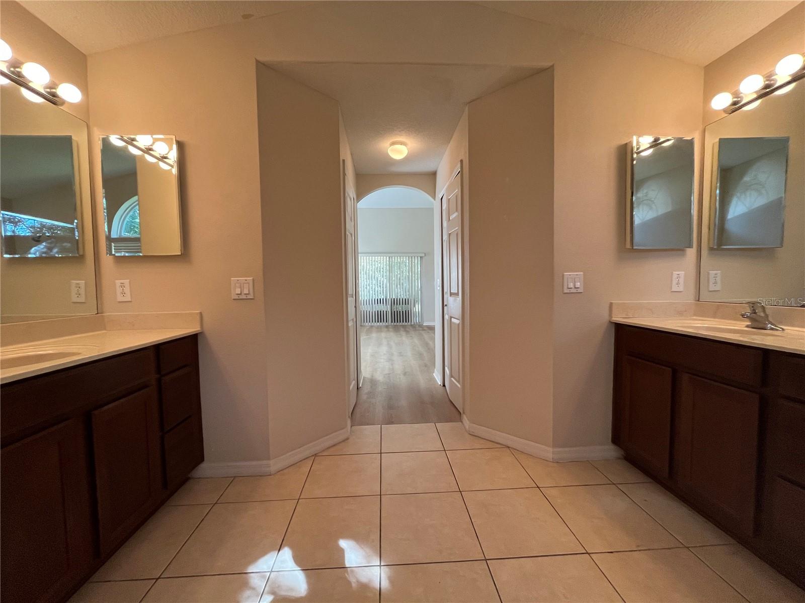 Image 9 of 29 For 946 Seneca Trail