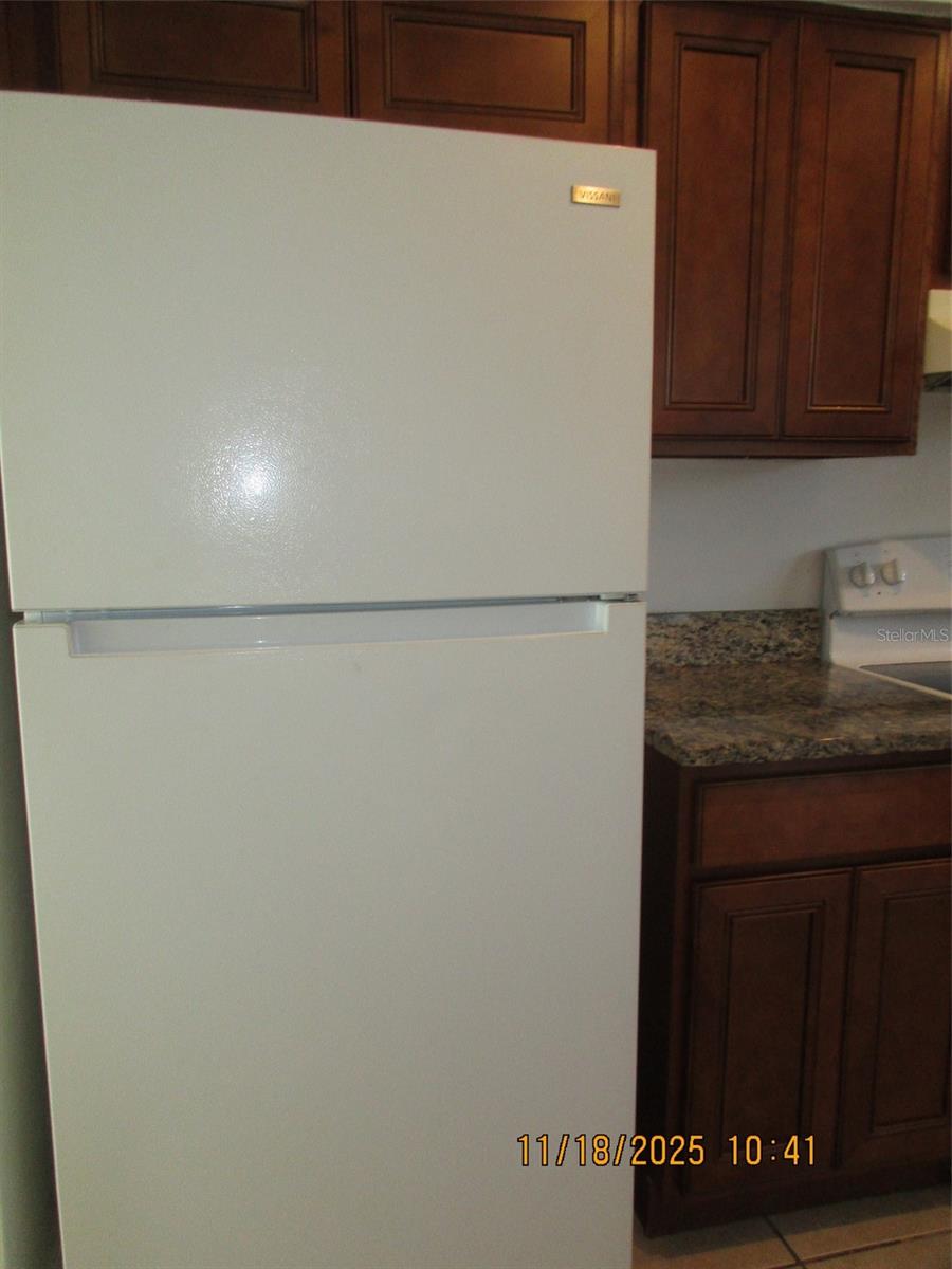 Image 25 of 40 For 291 Flower Lane A