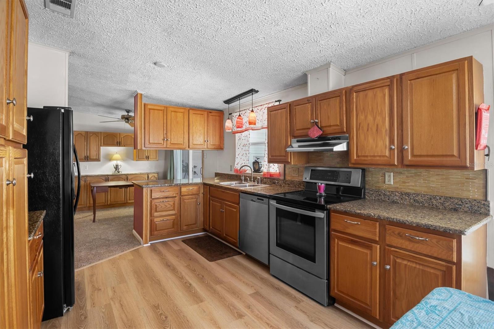 Image 13 of 37 For 293 Edgewood Boulevard