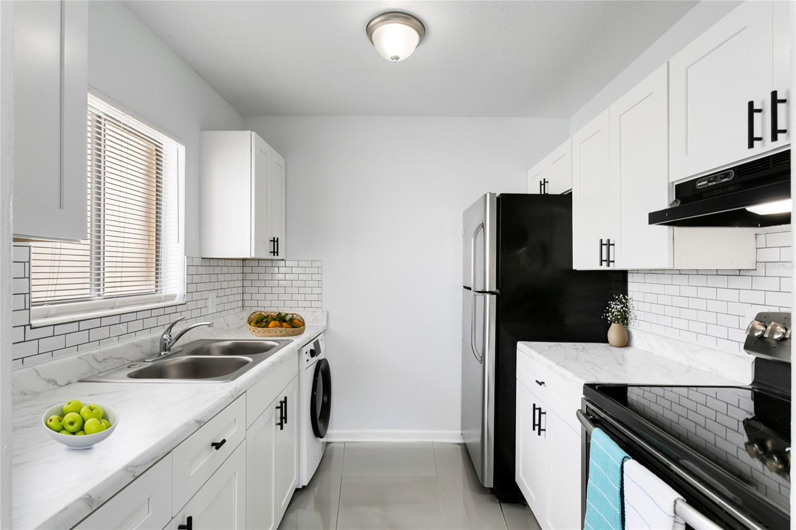 Image 3 of 21 For 2000 15th Court Nw 11