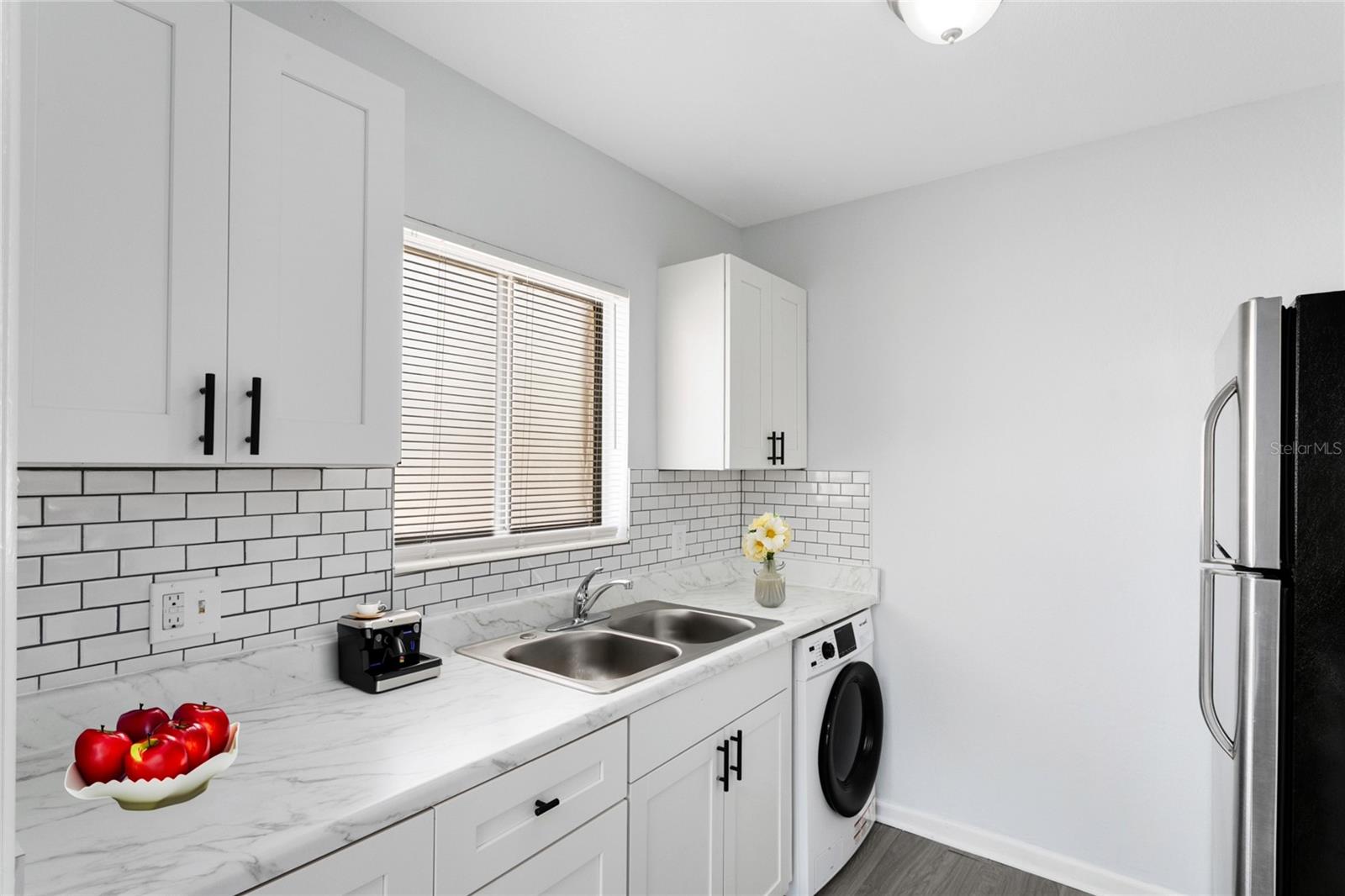 Image 4 of 21 For 2000 15th Court Nw 11