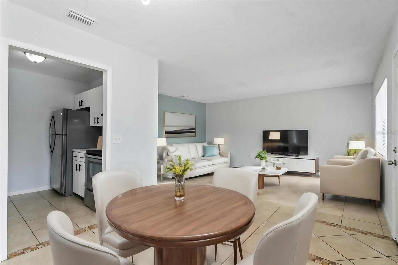 Image 5 of 21 For 2000 15th Court Nw 11