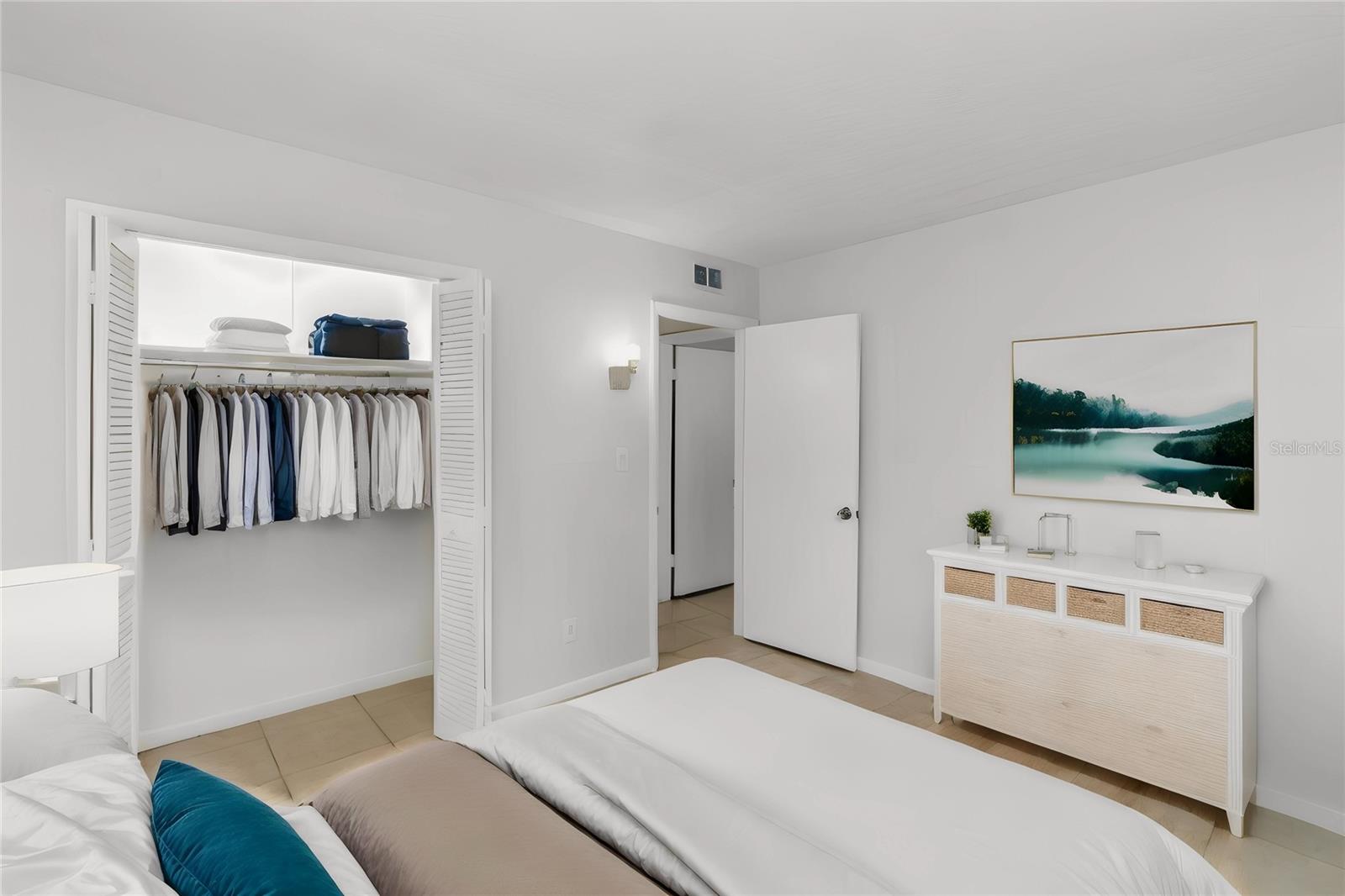 Image 8 of 21 For 2000 15th Court Nw 11